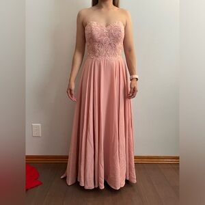 Peachy pink dress - Prom Girl
